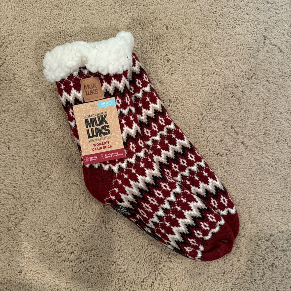 Muk Luks Women's Burgundy and White Patterned Socks